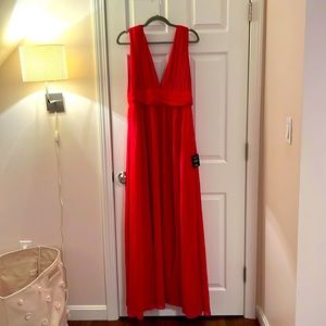 Rad V neck chiffon dress. Brand new. Never worn. Tags still on. Size XL.